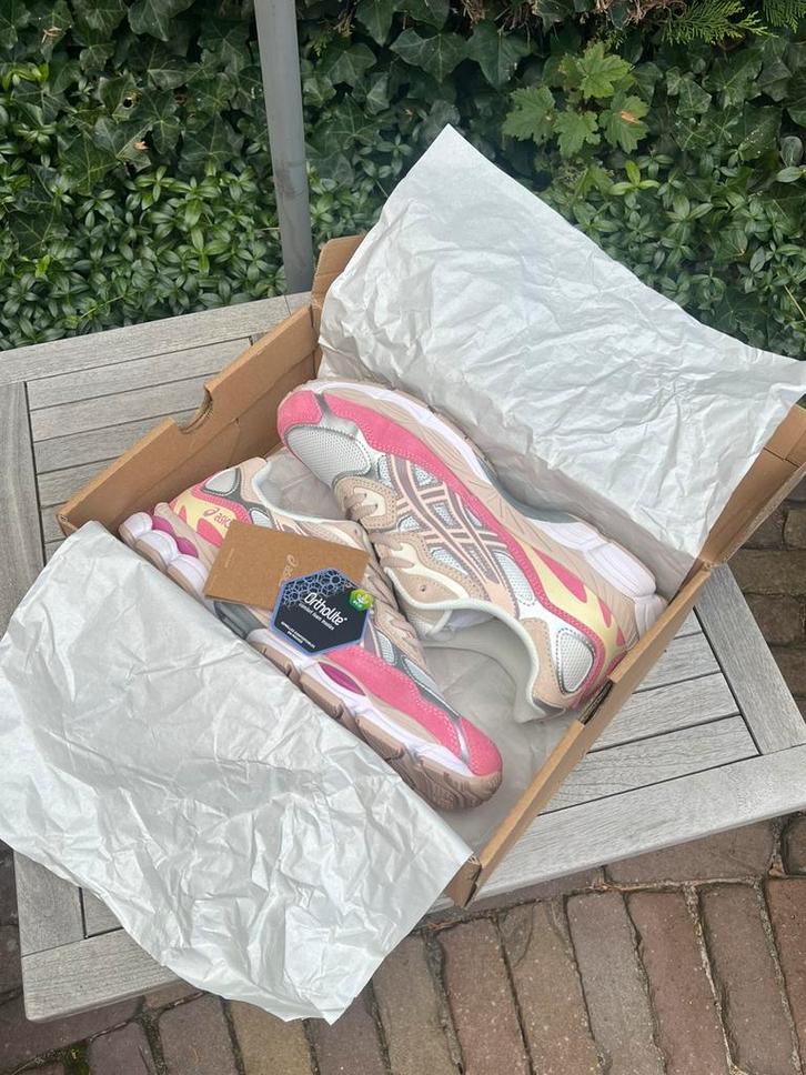 !MOET WEG! Asics Gel Kayano 14 Pink/White, Kleding | Dames, Schoenen, Nieuw, Sneakers of Gympen, Roze, Ophalen of Verzenden