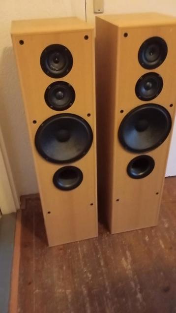 Mooie speakers beschikbaar voor biedingen