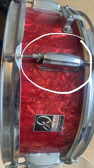 (Gezocht) Vintage Snare Lug (Drum Mate) beschikbaar voor biedingen
