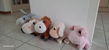 Diverse Big Heads Knuffel Collectie beschikbaar voor biedingen