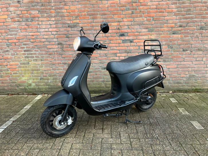 DTS Milano | Geel kenteken | Mat zwart |, Fietsen en Brommers, Scooters | Overige merken, Benzine, Ophalen
