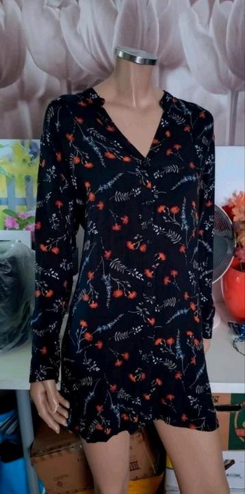 Leuke zwarte lange blouse met bloemetjes Janina maat 44 46 beschikbaar voor biedingen