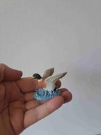 Eend van kunsthars met vleugels wijd van Elgate B6xH4cm, Verzamelen, Dierenverzamelingen, Ophalen of Verzenden, Zo goed als nieuw