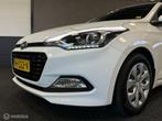 Hyundai i20 1.0 T-GDI Comfort NAVI / CAMERA / TREKHAAK / NAP, Voorwielaandrijving, 450 kg, Gebruikt, Euro 6