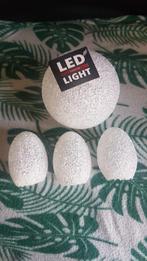 Zo goed als nieuw 4 lichtgevende ballen/ei, Ophalen of Verzenden, Zo goed als nieuw