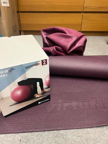 Yogamat en Yogabal nieuw in doos! beschikbaar voor biedingen