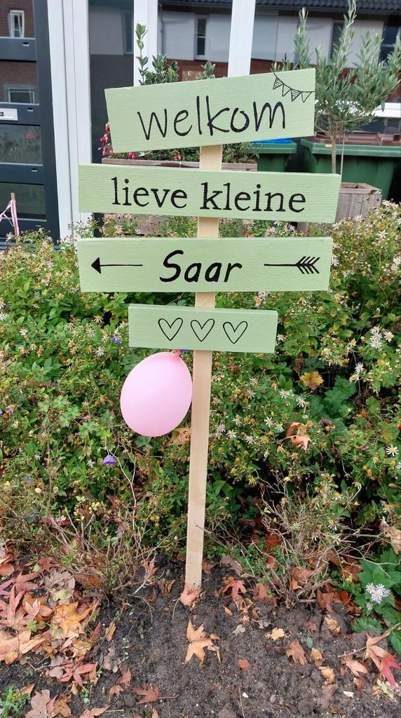 Geboorte bord Saar/ Noor / anders - tuin, Kinderen en Baby's, Kraamcadeaus en Geboorteborden, Zo goed als nieuw, Geboortebord