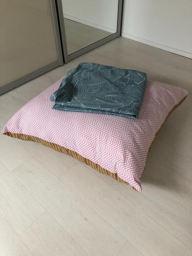 Handgemaakte Kussen 100 cm x 100 cm … nieuw!, Huis en Inrichting, Woonaccessoires | Kussens, Nieuw, Overige kleuren, Vierkant