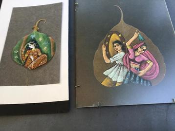 2 schilderijtjes op gedroogd blad beschikbaar voor biedingen