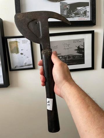 Onsnappingsbijl escape Axe wo2 beschikbaar voor biedingen