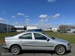 Volvo S60 2.4 Edition / APK / NAP / Airco / Cruise / INRUILK, Voorwielaandrijving, Gebruikt, Origineel Nederlands, Bedrijf