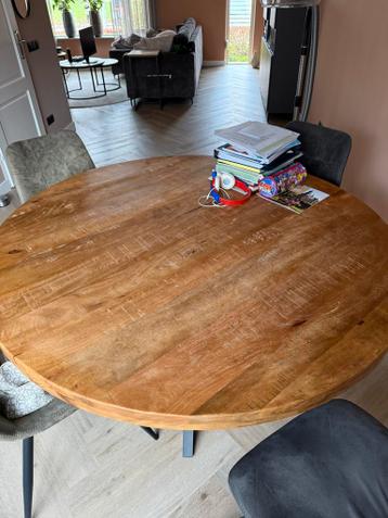 Gratis af te halen Mango hout eettafel met gebroken voet