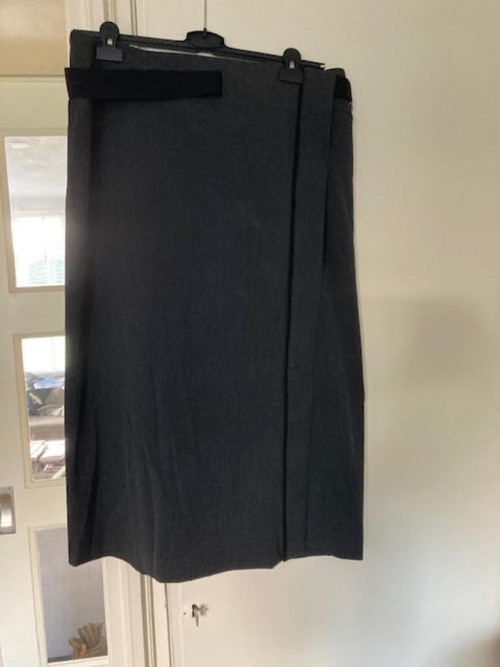 Sarah Pacini grijze wikkelrok winter. 42.Z.g.a.n., Kleding | Dames, Rokken, Zo goed als nieuw, Maat 42/44 (L), Grijs, Onder de knie