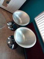 2 Kuip/draai stoelen met tafel, Ophalen, Tafel(s) en Stoel(en)