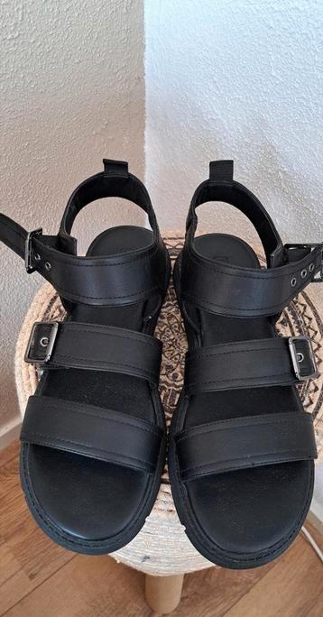 Oxmox sandalen maat 42 beschikbaar voor biedingen