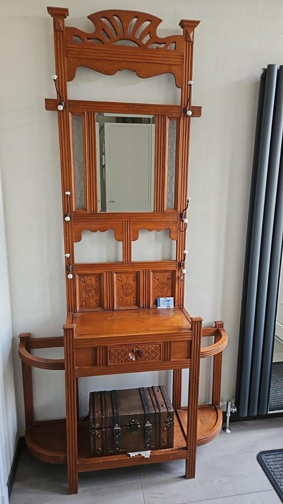 Antieke kapstok, Ophalen