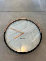 Karlsson wandklok - Marmerlook met koperen accenten, Ophalen, Zo goed als nieuw, Analoog, Wandklok