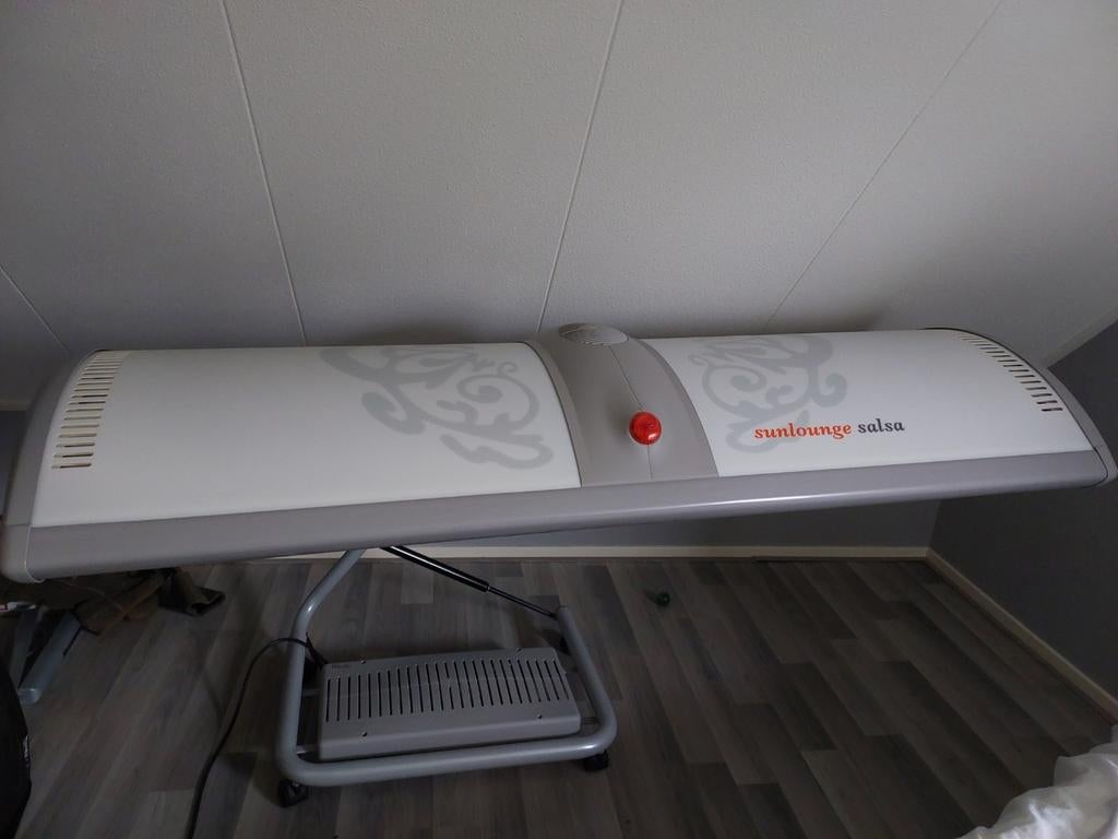Sunlounge Salsa zonnebank, Ophalen, Zonnebank enkelzijdig, 10 tot 15 lampen