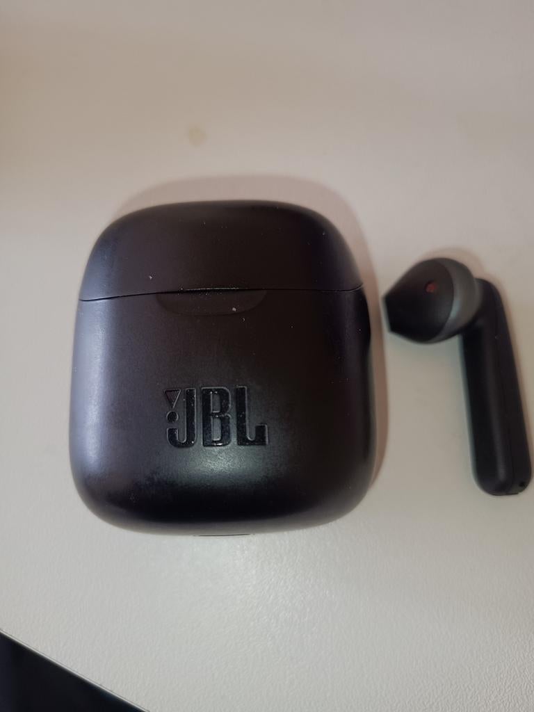 JBL Tune 225TWS Draadloze Oordopjes met Oplaadcase, Op oor (supra aural), Zo goed als nieuw, Draadloos, Ophalen