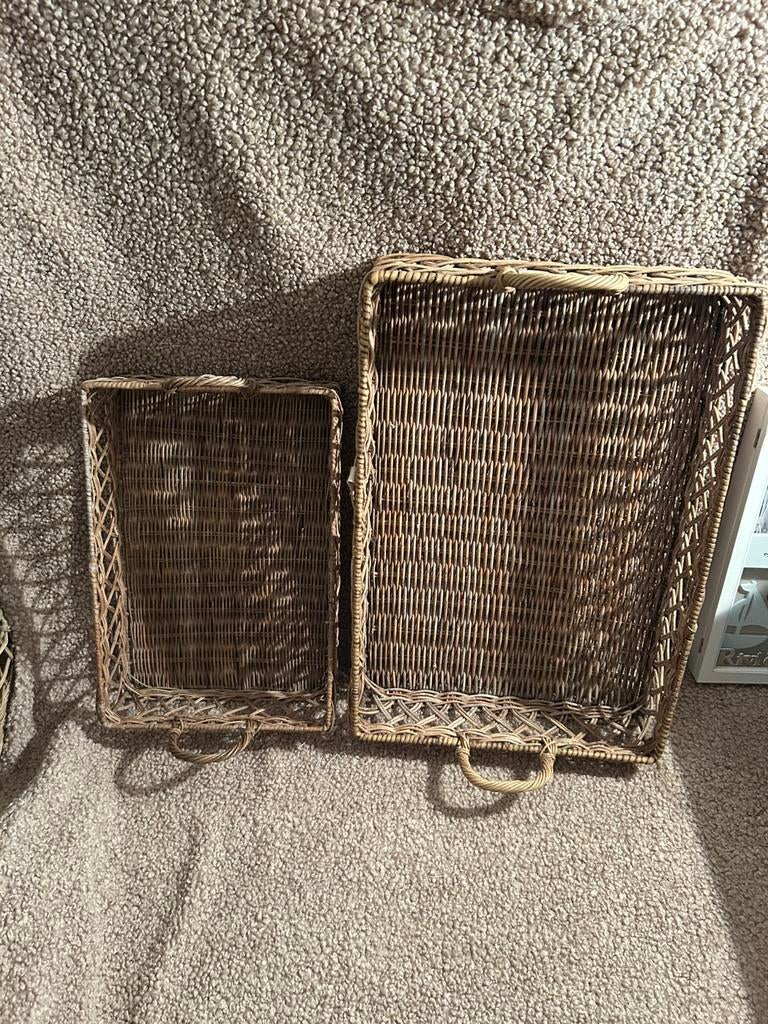 Twee dienbladen van rattan van Riviera maison., Ophalen of Verzenden, Zo goed als nieuw, Overige materialen