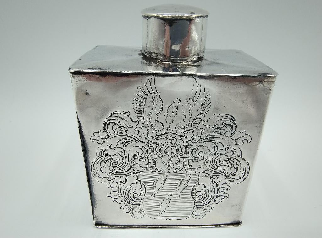 Museale zilveren theebus, A. de Rooy, Amsterdam, 1747, Verzenden, Zilver