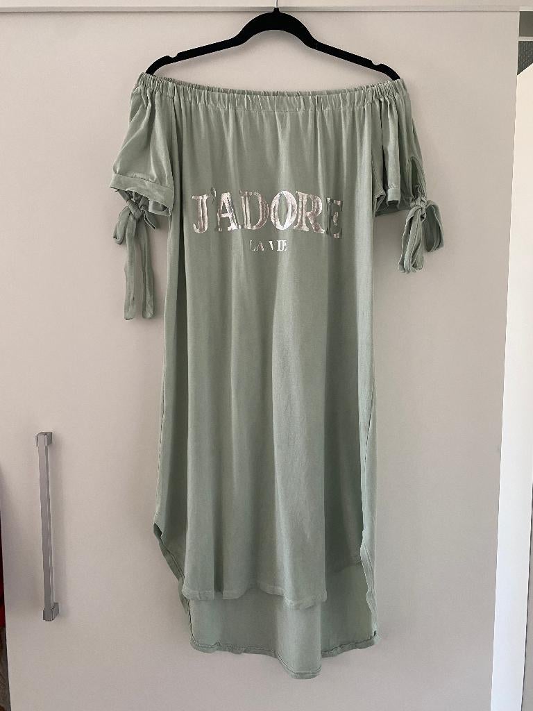 Mint groen off schoulder basic jurk dress met tekst mt M, Kleding | Dames, Jurken, Zo goed als nieuw, Maat 38/40 (M), Groen, Knielengte