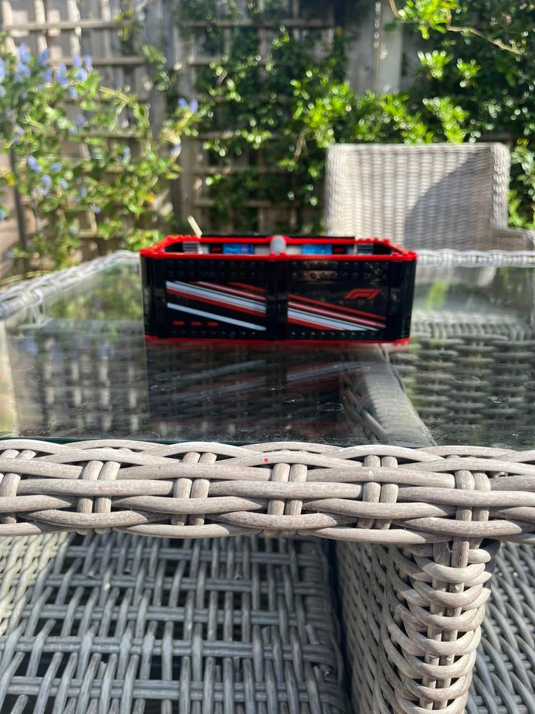 Formule 1 garage, Kinderen en Baby's, Speelgoed | Duplo en Lego, Ophalen of Verzenden, Zo goed als nieuw, Duplo