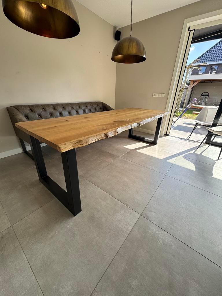 Houten tafel met stalen onderstel en lederen bank, Gebruikt, 200 cm of meer, Vijf personen of meer, Rechthoekig