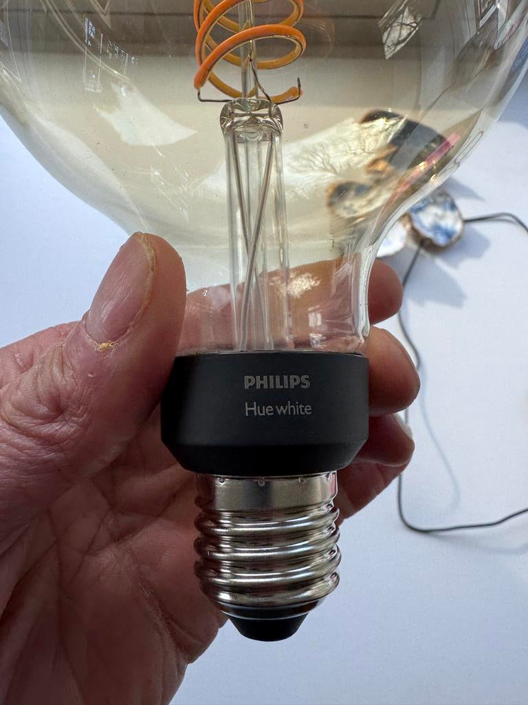 Philips Hue E27 LED Filament Lamp - Warm Wit, Huis en Inrichting, Lampen | Losse lampen, 30 tot 60 watt, Led-lamp, Soft of Flame