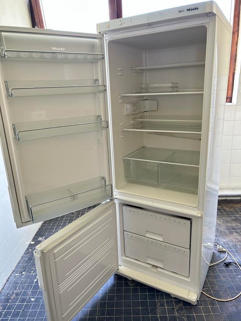 Miele Koelvriescombinatie - 160x60x55 cm - Gebruikt, Witgoed en Apparatuur, Koelkasten en IJskasten, Ophalen, Gebruikt, 200 liter of meer
