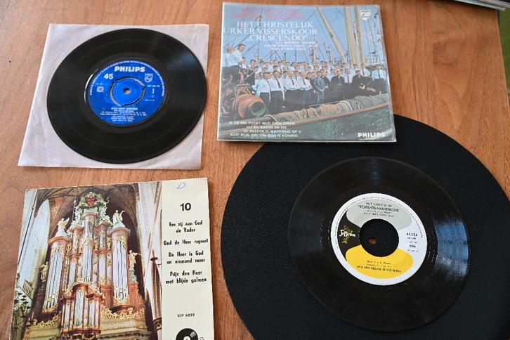 4 single's met christelijke koren, Cd's en Dvd's, Vinyl Singles, Gebruikt, Single, Religie en Gospel, 7 inch, Ophalen of Verzenden