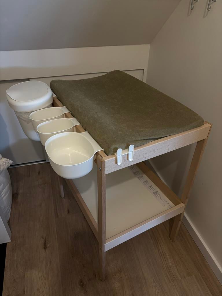 Commode Ikea Sniglar incl. verschoonkussen en bakjes, Kinderen en Baby's, Kinderkamer | Commodes en Kasten, Ophalen, 50 tot 70 cm
