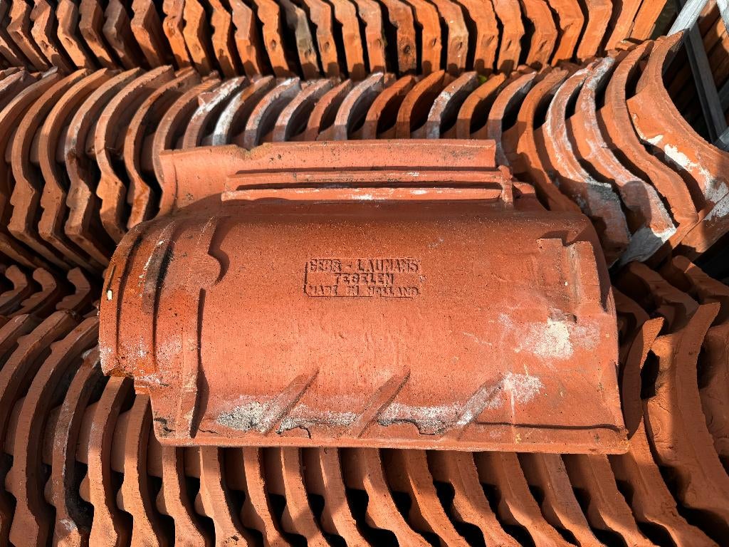 1400 stuks Opnieuw verbeterde dakpan rood Laumans Tegelen., Ophalen, Overige materialen, Gebruikt, Overige typen