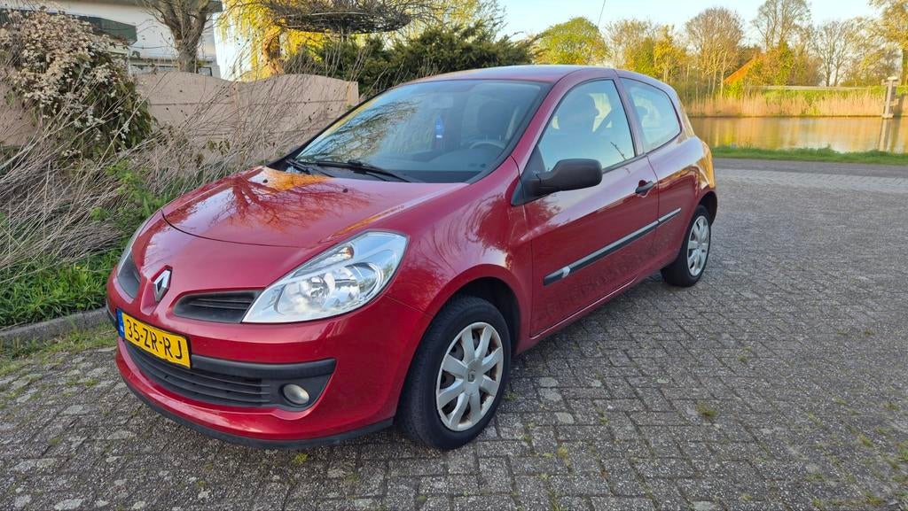 Renault Clio 1.2 2008. NIEUWE APK | 2E EIGENAAR | AIRCO | ZU, Voorwielaandrijving, 535 kg, 4 cilinders, 1055 kg