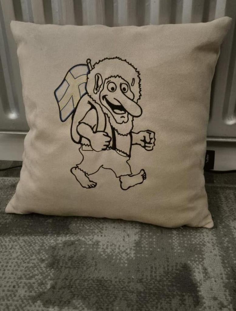 Trol Kussen - Decoratief en Uniek!, Huis en Inrichting, Ophalen of Verzenden, Gebruikt, Beige, Vierkant