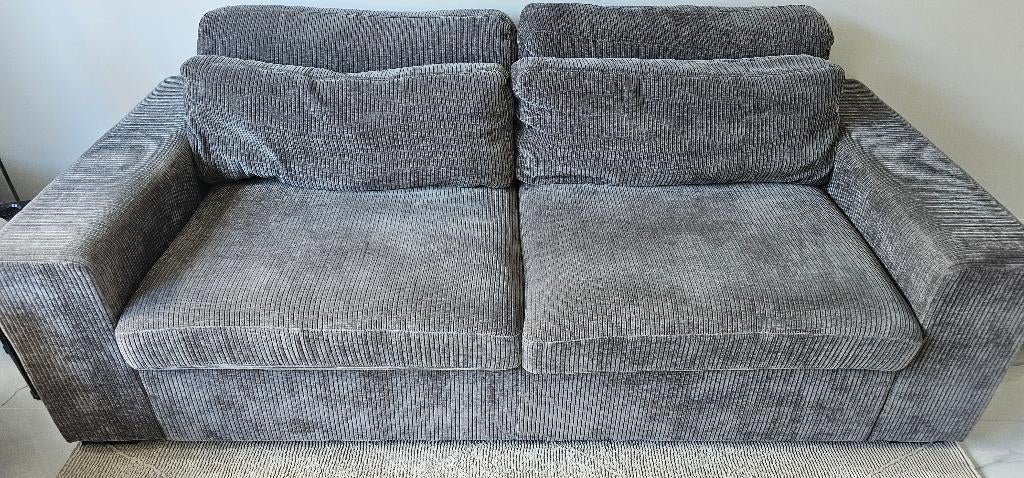 Mooi grijze bank, Ophalen, 100 tot 125 cm, Driepersoons, Zo goed als nieuw