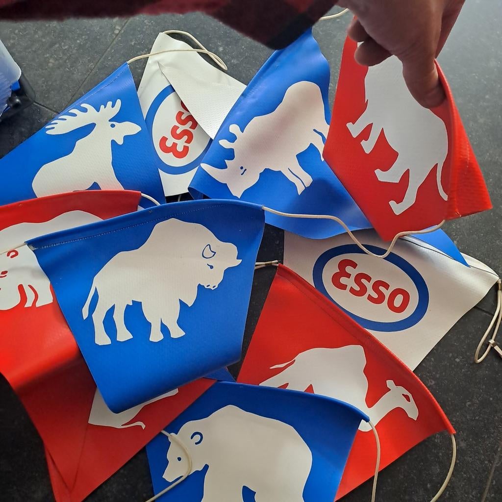 Vintage Esso reclame vlaggetjes string nieuwstaat plastic, Ophalen of Verzenden