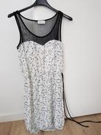 Mooie jurk met kant, Kleding | Dames, Jurken, Ophalen of Verzenden, Nieuw, Maat 36 (S), Zwart