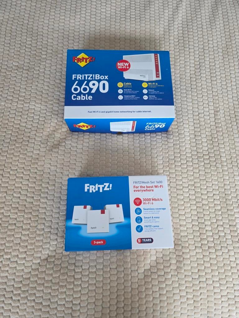 FRITZ!Box 6690 Cable modem met 3 FRITZ!Repeaters, Ophalen of Verzenden, Zo goed als nieuw, Router met modem, FRITZ!