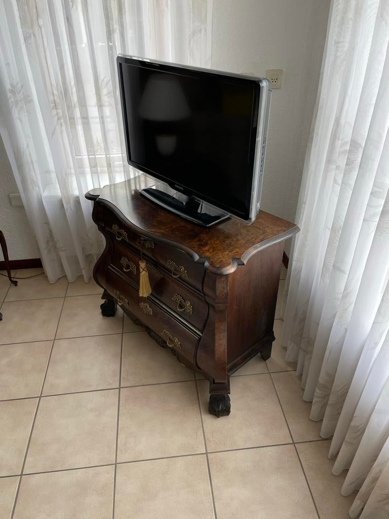 Kastje met lades in goede staat, 3 of 4 laden, Ophalen