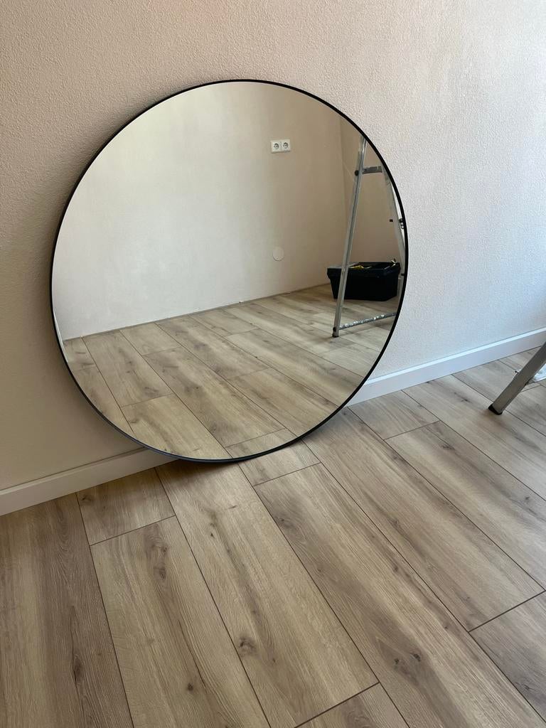 Grote ronde spiegel Ikea 110 cm, Huis en Inrichting, Woonaccessoires | Spiegels, Ophalen, 100 tot 150 cm, Rond, Zo goed als nieuw