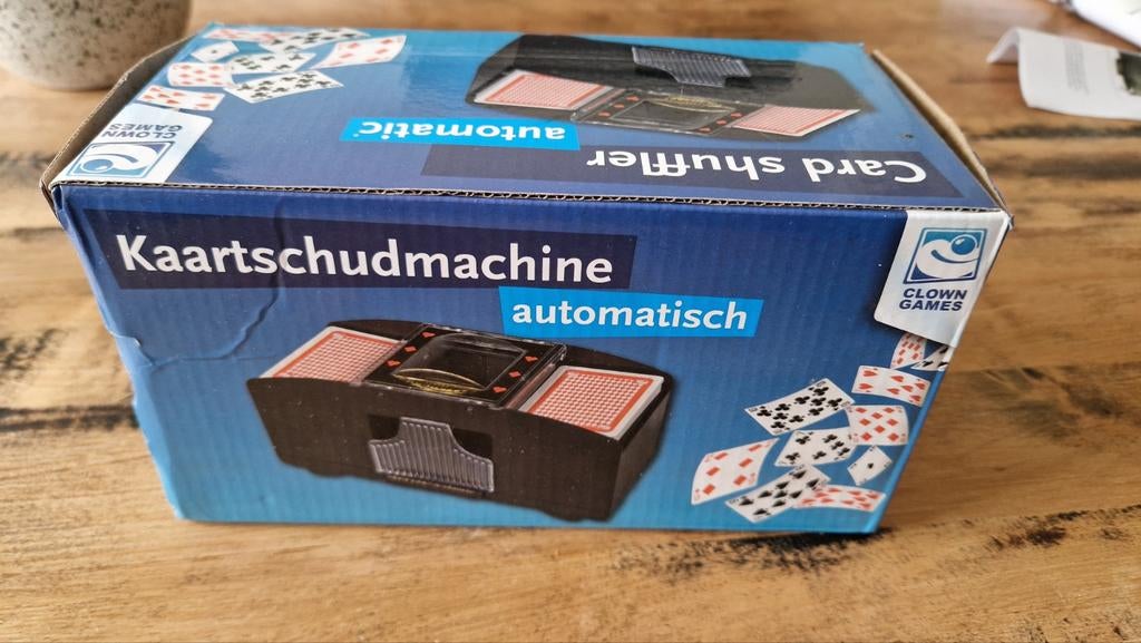Automatische Kaartschudmachine - Clown Games, Vijf spelers of meer, Ophalen of Verzenden, Zo goed als nieuw, Clown Games