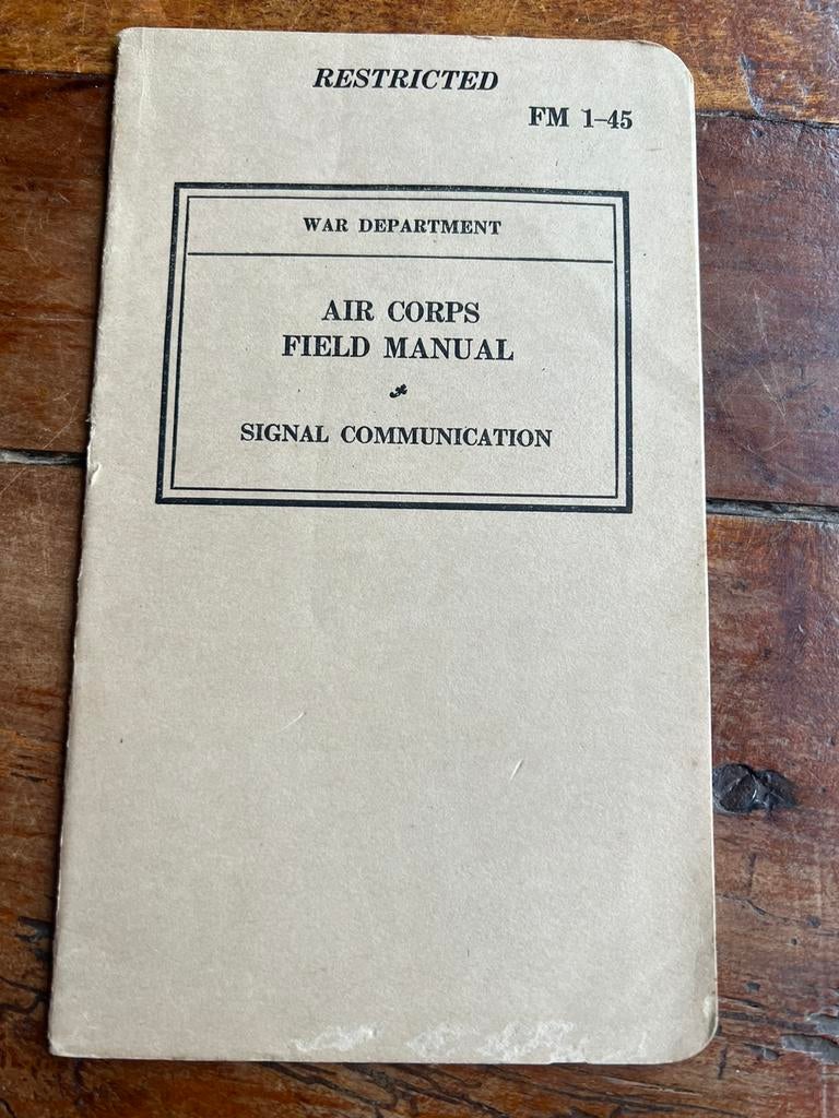 WO2 Amerikaans USAAF Signal radio communicatie voorschrift, Verzamelen, Amerika, Ophalen of Verzenden, Luchtmacht, Boek of Tijdschrift
