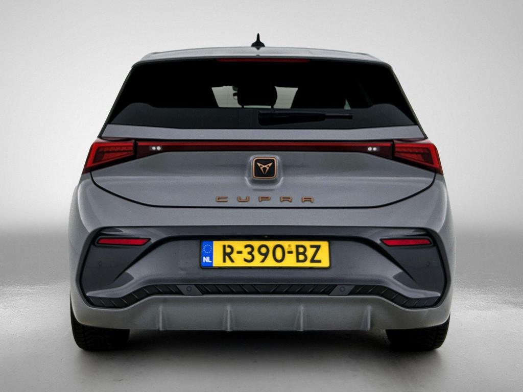 CUPRA Born Business 62 kWh | CAMERA | STOELVERWARMING | NAVI, Auto's, Automaat, 12 maanden, Gebruikt, Zwart