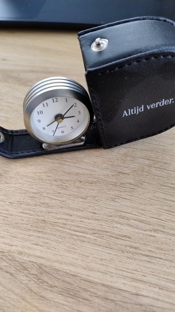 Reiswekkertje Mercedes-Benz, Sieraden, Tassen en Uiterlijk, Horloges | Heren, Ophalen of Verzenden, Zo goed als nieuw, Overige merken