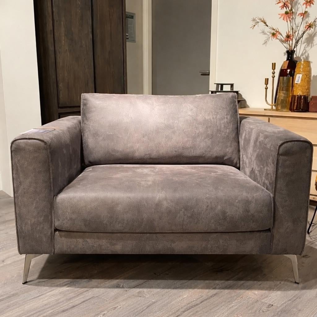 Mooie grijze Loveseat, Ophalen, Zo goed als nieuw, Leer, 75 tot 100 cm
