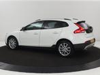 Volvo V40 Cross Country 1.5 T3 Polar+ Luxury | € 15.900,00, 4 cilinders, 700 kg, Wit, 152 pk