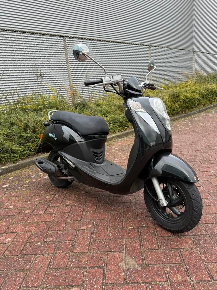 Sym mio 50 snor, Fietsen en Brommers, Scooters | SYM, Zo goed als nieuw, Mio, Benzine, Ophalen