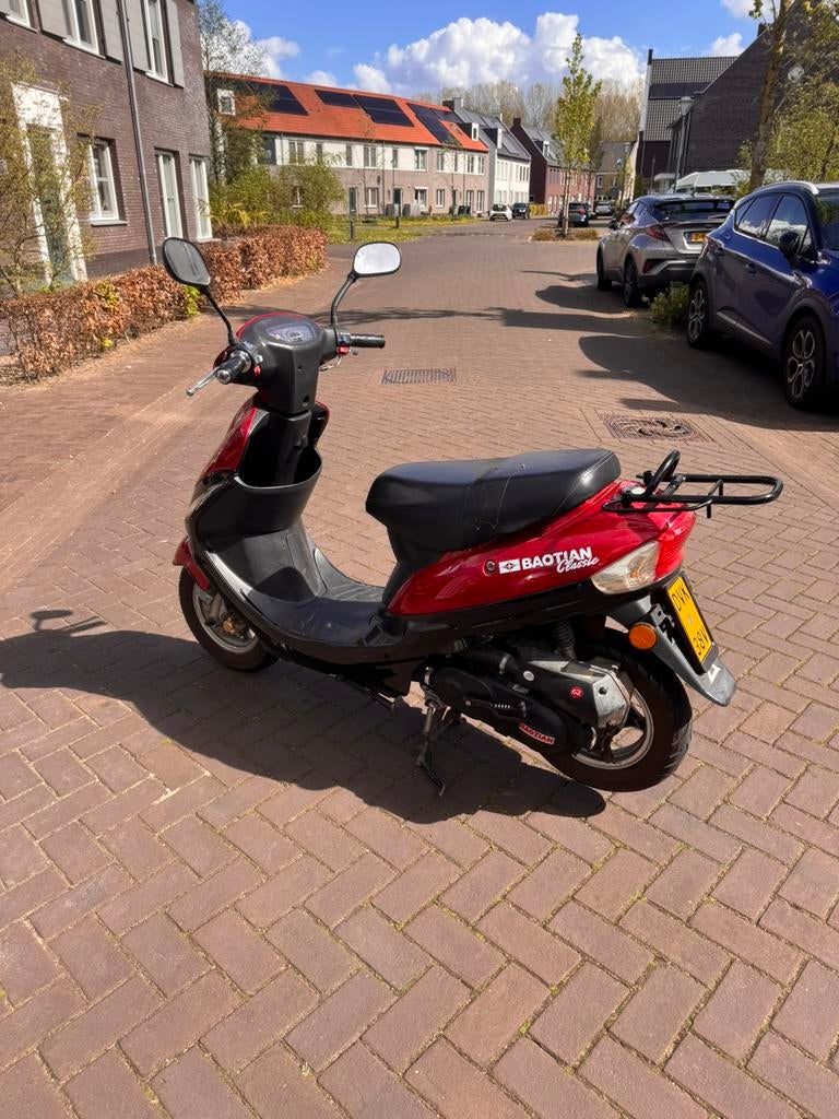Scooter Te koop, Fietsen en Brommers, Snorfietsen en Snorscooters, Ophalen of Verzenden, Zo goed als nieuw, Benzine, Overige merken