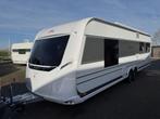 LMC Exquisit 695 VIP 2022 | Vrijstaand Queensbed, Schokbreker, Bedrijf, Treinzit, 6 tot 7 meter